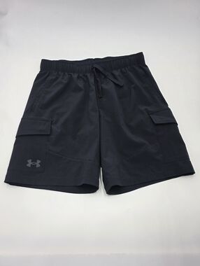 Under Armour boys' black woven cargo shorts size XL